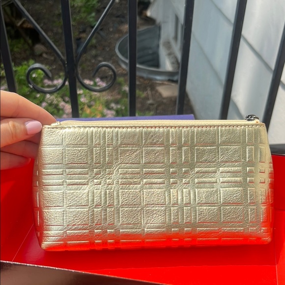 Burberry Gold Textured Clutch - Picture 4 of 7